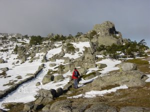 Punto por el que atravesamos al lado izquierdo de la tapia