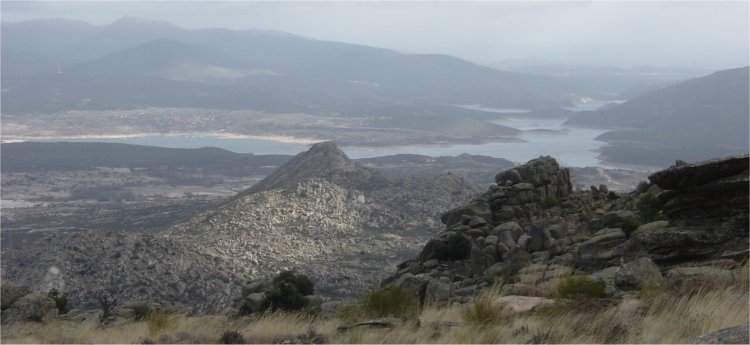 Embalse del Atazar visto desde El Pico de la Miel
