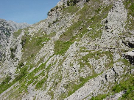 Acceso a la Garganta del Cares desde Poncebos