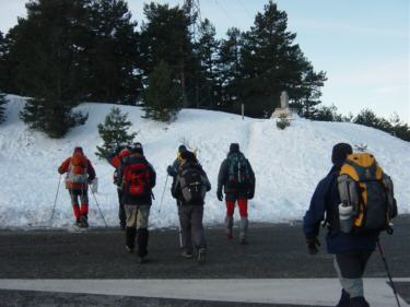 Cruzando la carretera a Valdesqui