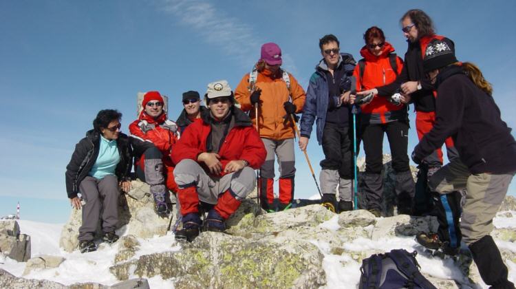 Rosa, Rubn. Lucas, Carlos, Fran Jimenez, ngel Castro, Rosalia, Javier y  Marta (Silence) en la cima de La Maliciosa