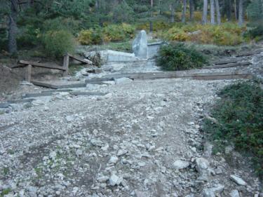 fuente de anton r. velasco, en la interseccion del gr-10 y el camino schmidt