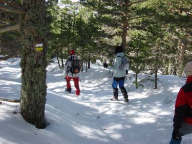 Marca Blanco - Amarillo que nos guiaran durante el descenso hacia La Granja