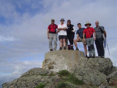 Carlos, �ngel Catro, Rosalia, Zoltan, Lucas y Juan Carlos en Cima Cerro El Pend�n