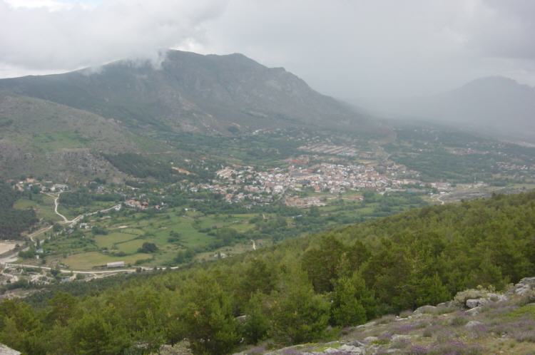 Bustarviejo, El Mondalindo y La Sierra de La Cabrera desde Cabeza Arc�n