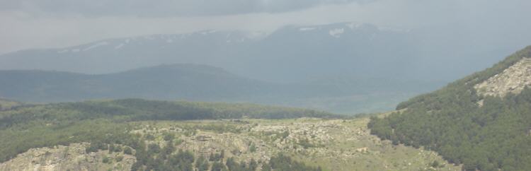 Puerto de Canencia y al fondo Los Montes Carpetanos desde Cabeza Arc�n