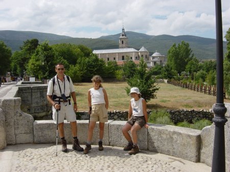 Yiza, Natalia y Carlos en el Puente del Perdn