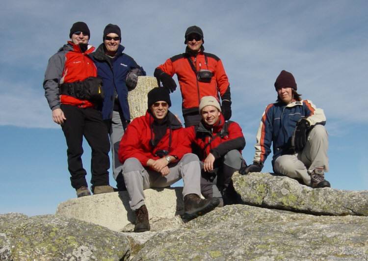 Cima del Septimo Pico: Ruben, Lucas, Rafael, Carlos, David y Marta