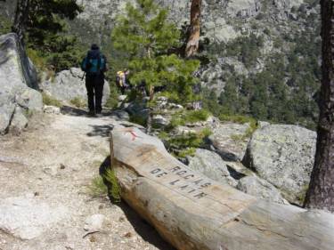Rocas de Laín, en Senda Herreros