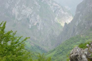 localidad de bulnes, al fondo del barranco