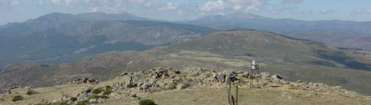 Cuerda Larga, Montn de Trigo y Pealara desde la cima del Mondalindo
